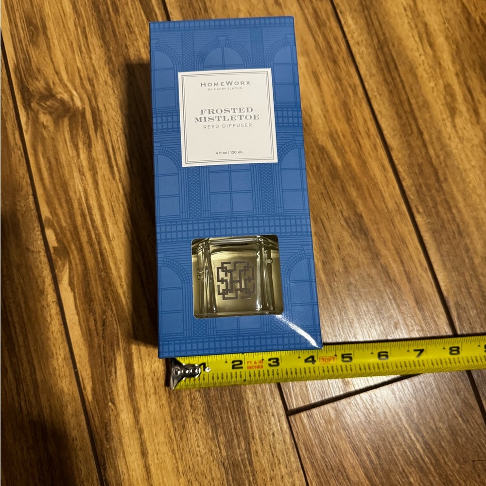 Frosted Mistletoe Reed Diffuser - Blue - Picture 8 of 9